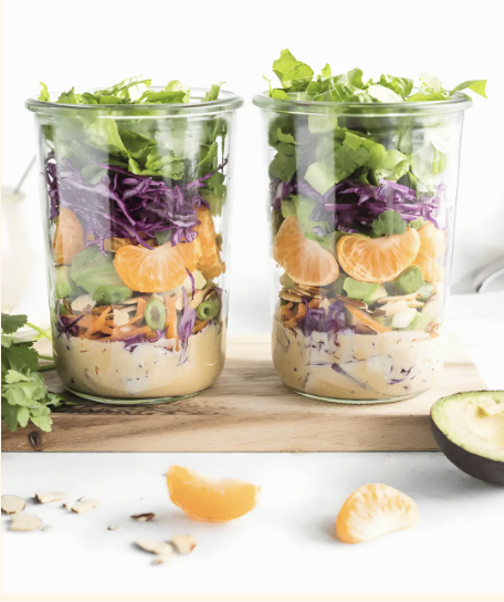 Salada refrescante com molho cítrico no pote